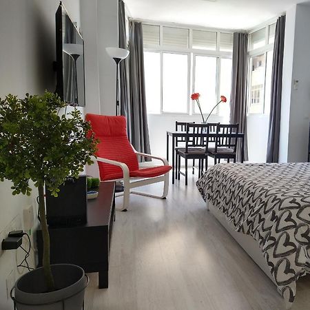 Amplio Estudio,Vista Mar Y Montana, A Pasos Del Centro Torremolinos Bagian luar foto