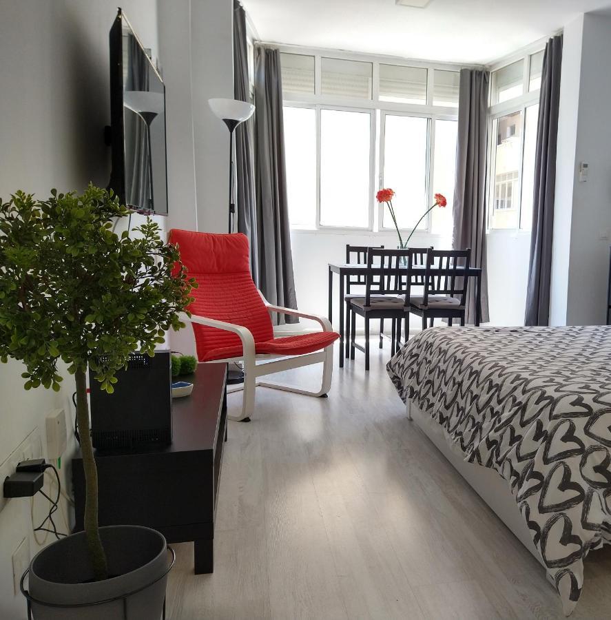 Amplio Estudio,Vista Mar Y Montana, A Pasos Del Centro Torremolinos Bagian luar foto